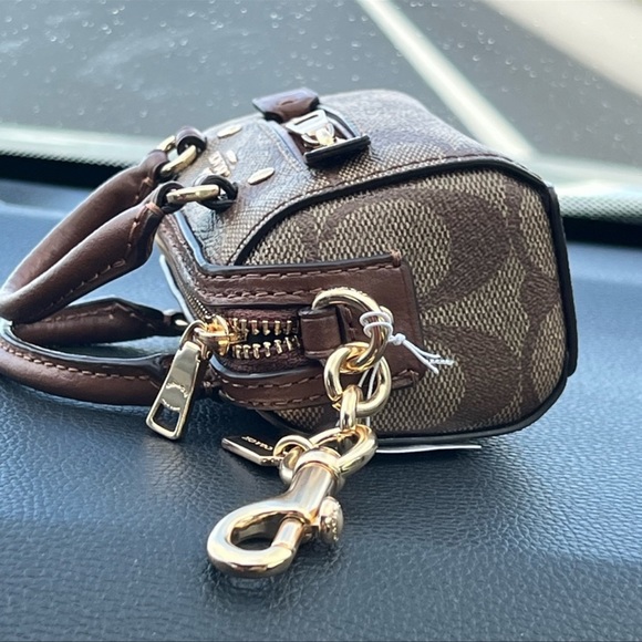 COACH MINI ROWAN CHARM - Picture 11 of 14